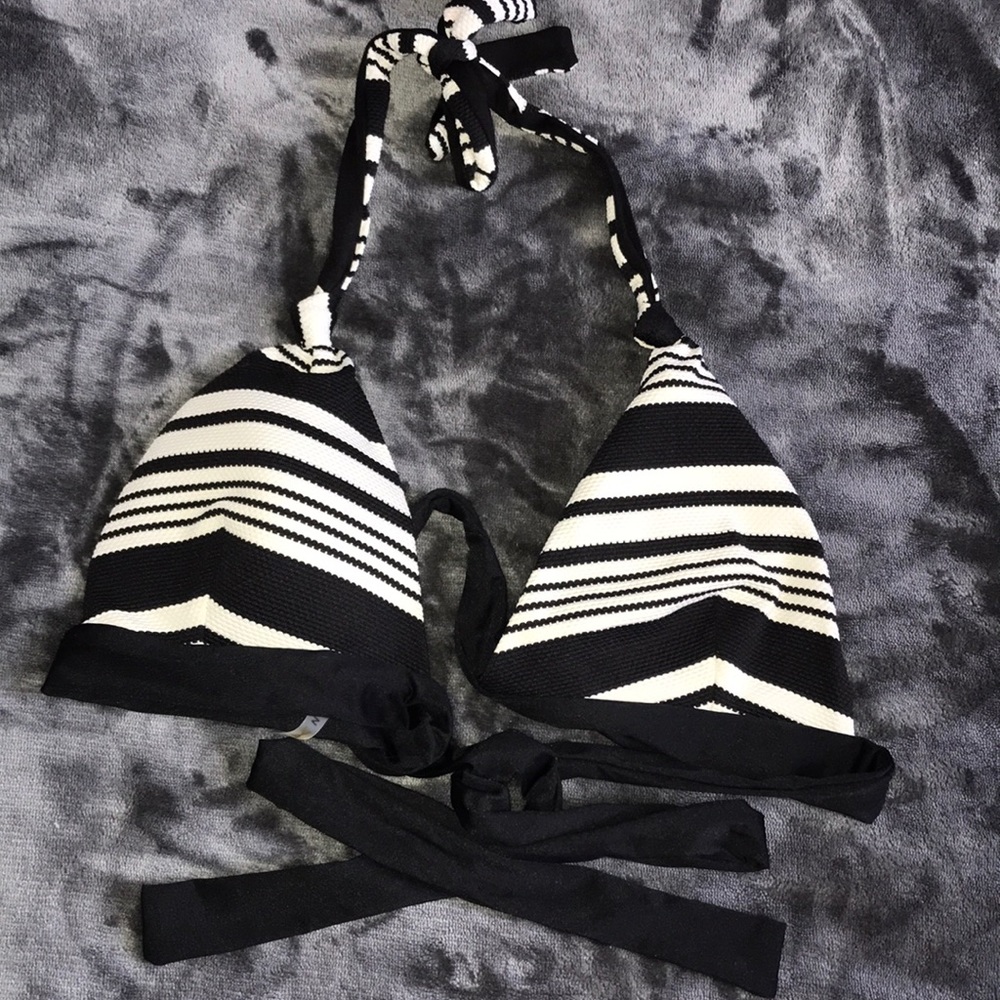 Vitamin A bikini top (black and white)
